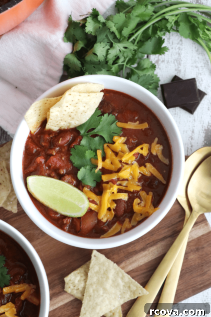 Smoldering Chocolate Chili 1 featured 10040