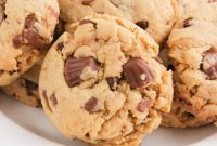 REESE’S PEANUT BUTTER BANANA COOKIES