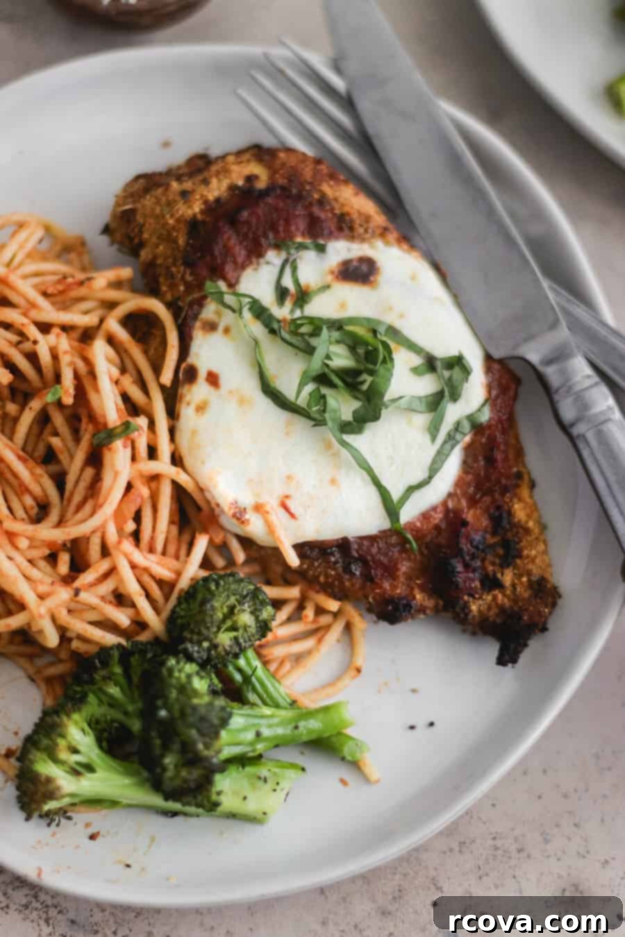 Crispy Gluten-Free Air Fryer Chicken Parmesan 1 featured 11310