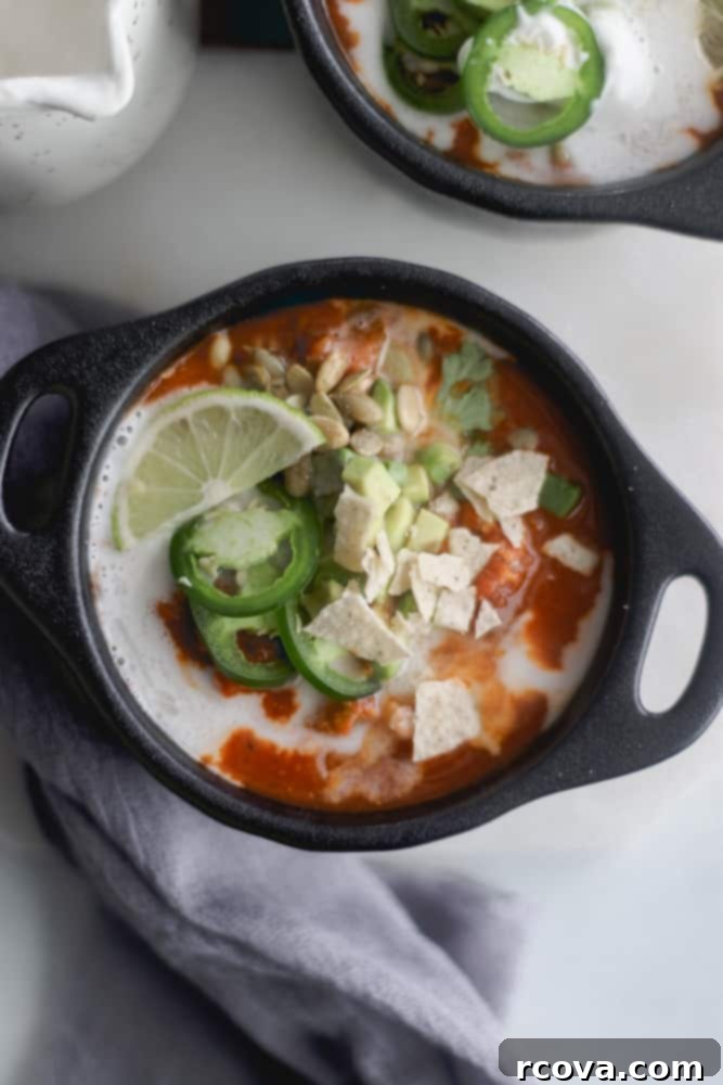 Paleo Whole30 Low Carb Slow Cooker Pumpkin Turkey Chili 1 featured 11950