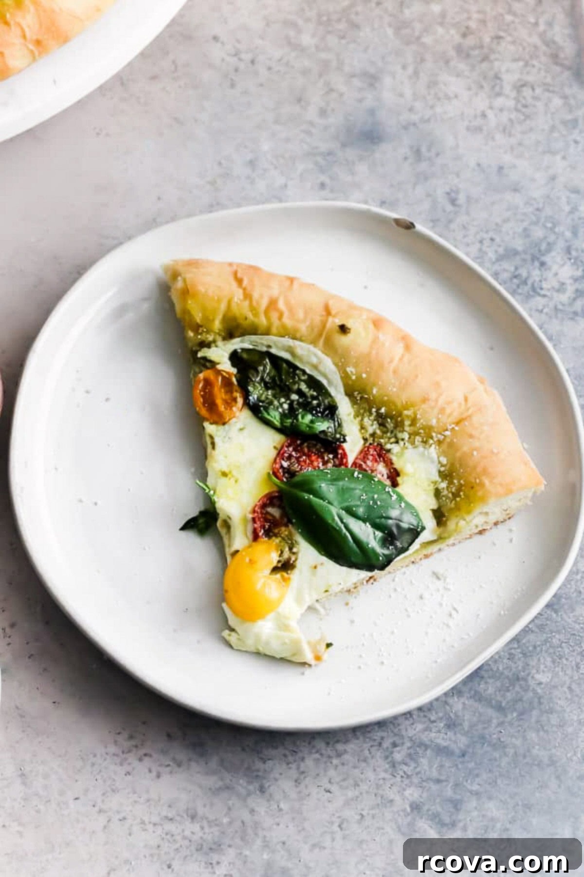 10-Minute Dough Pesto Caprese Pizza 1 featured 14175