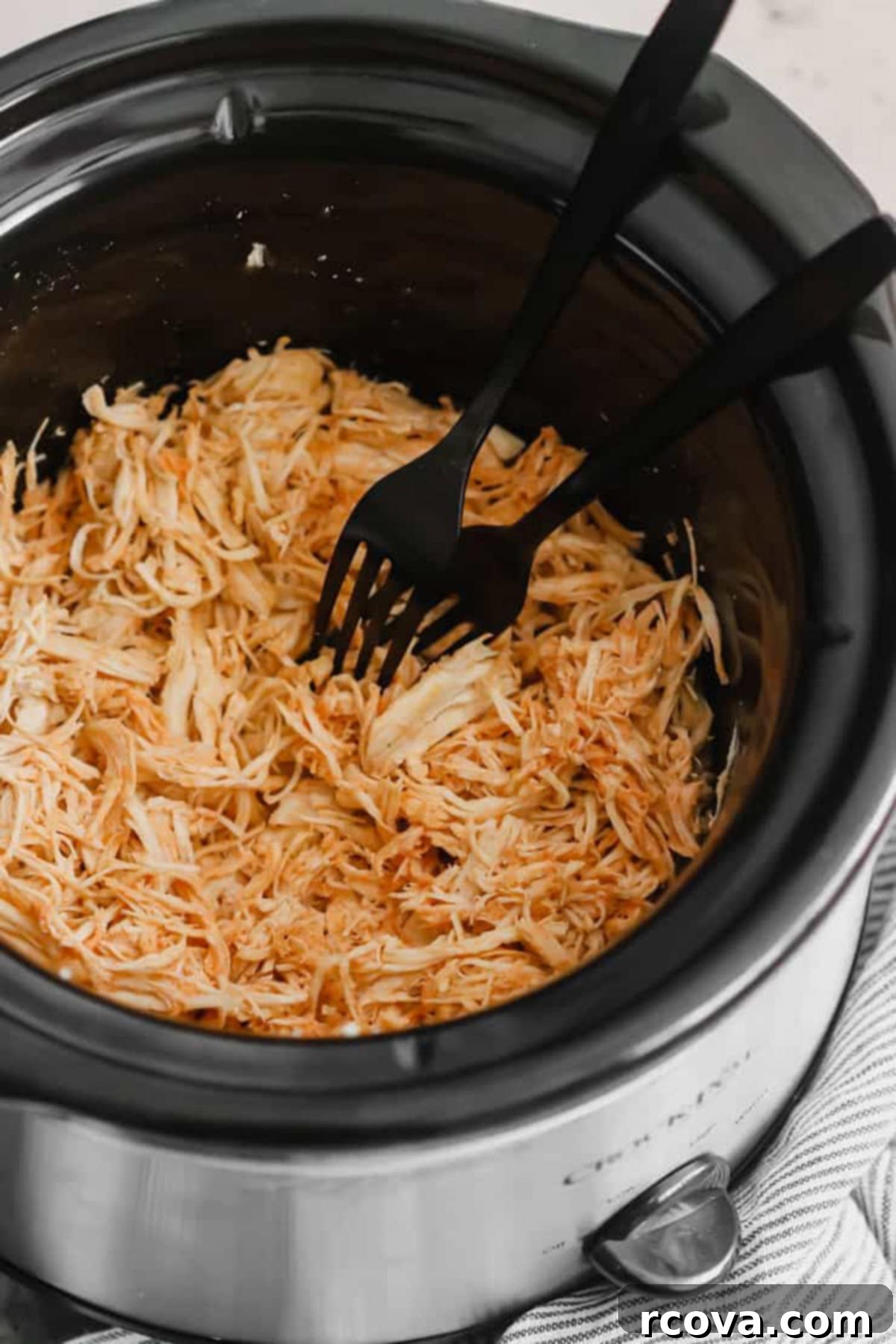 Kickin' Slow Cooker Buffalo Chicken 1 featured 14758