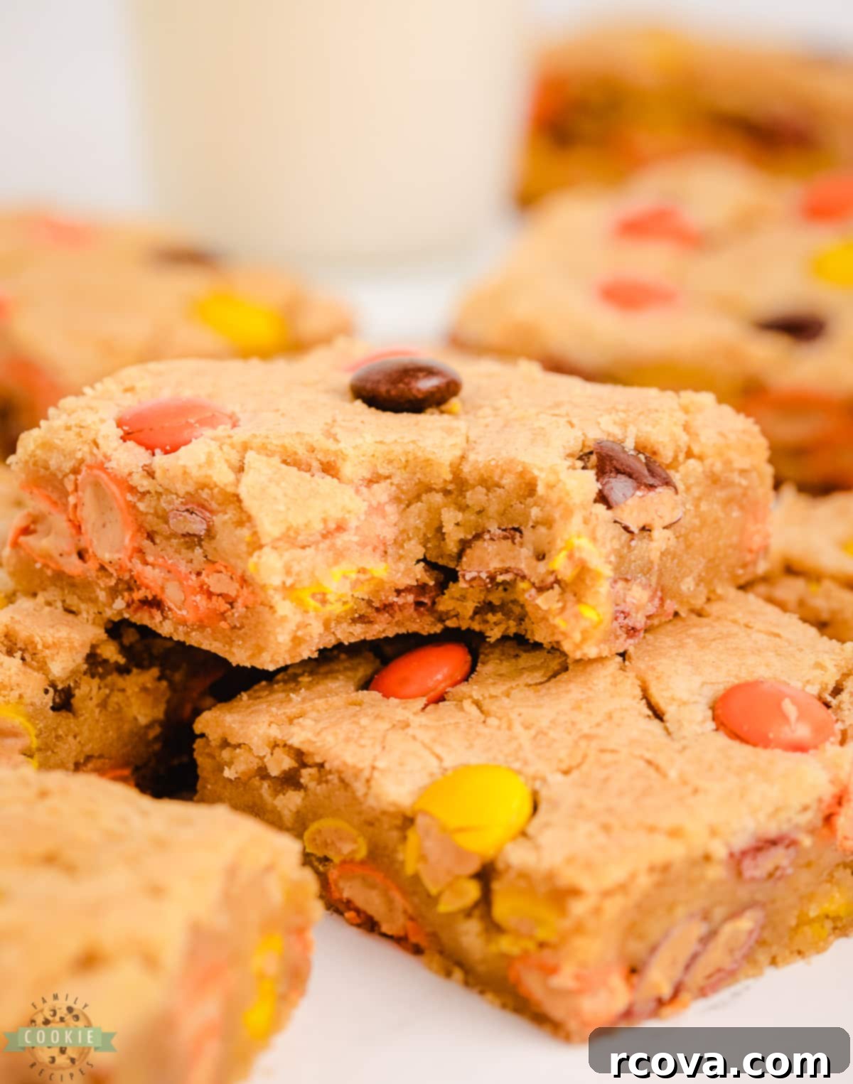 Ultimate Reeses Cookie Bars 1 featured 17121