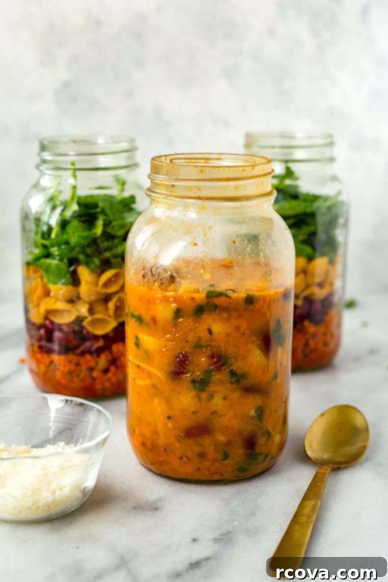 Effortless Vegetarian Minestrone Jars 1 featured 18515