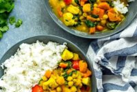 Golden One-Pan Chicken & Squash Curry
