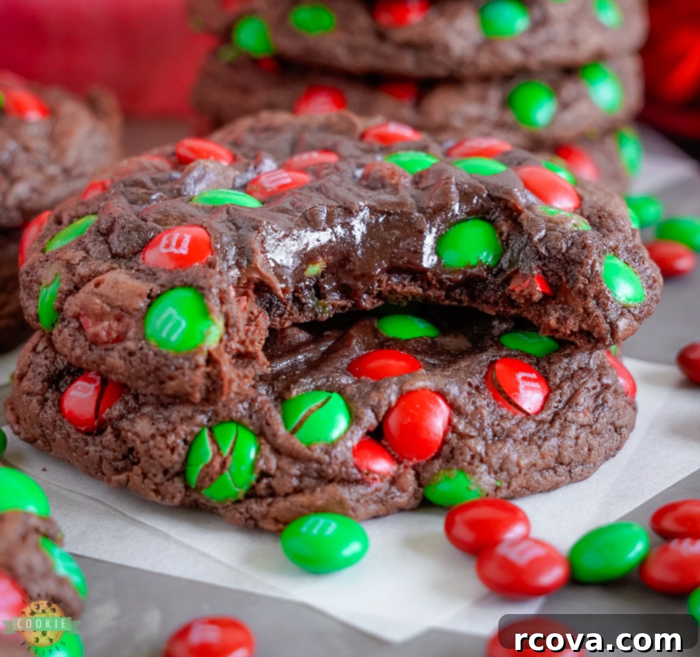 Christmas M&M Brownie Cookies 1 featured 29077