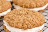 Dreamy Oatmeal Cream Cookies