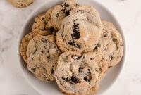 Cookies and Cream Crumble Cookies