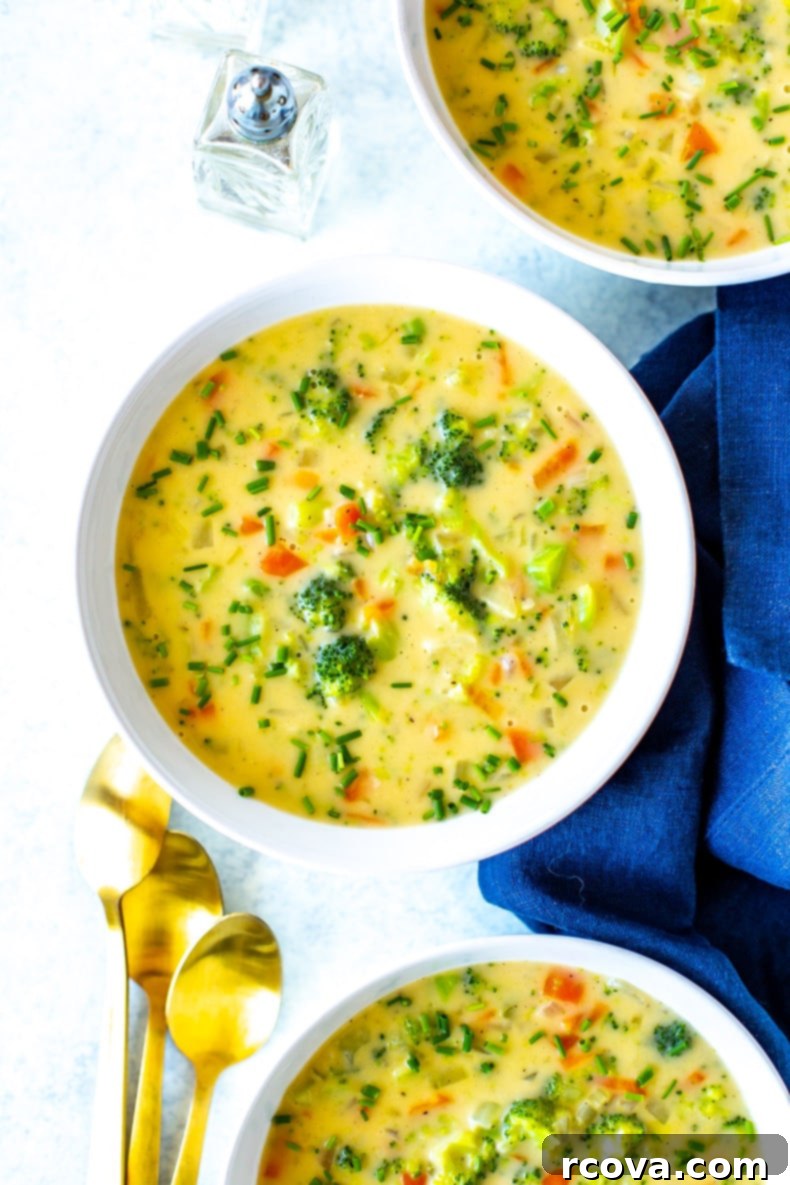 Homemade Panera-Style Broccoli Cheddar Soup 1 featured 39299