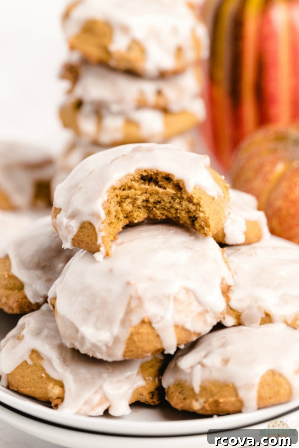 Frosted Pumpkin Spice Cookies 1 featured 4107
