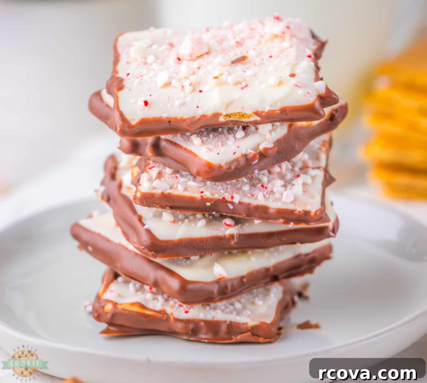 Peppermint Bark Graham Delights 1 featured 43811 1