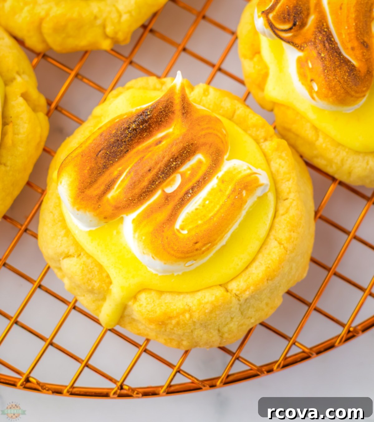 Lemon Meringue Pie Delights 1 featured 50400