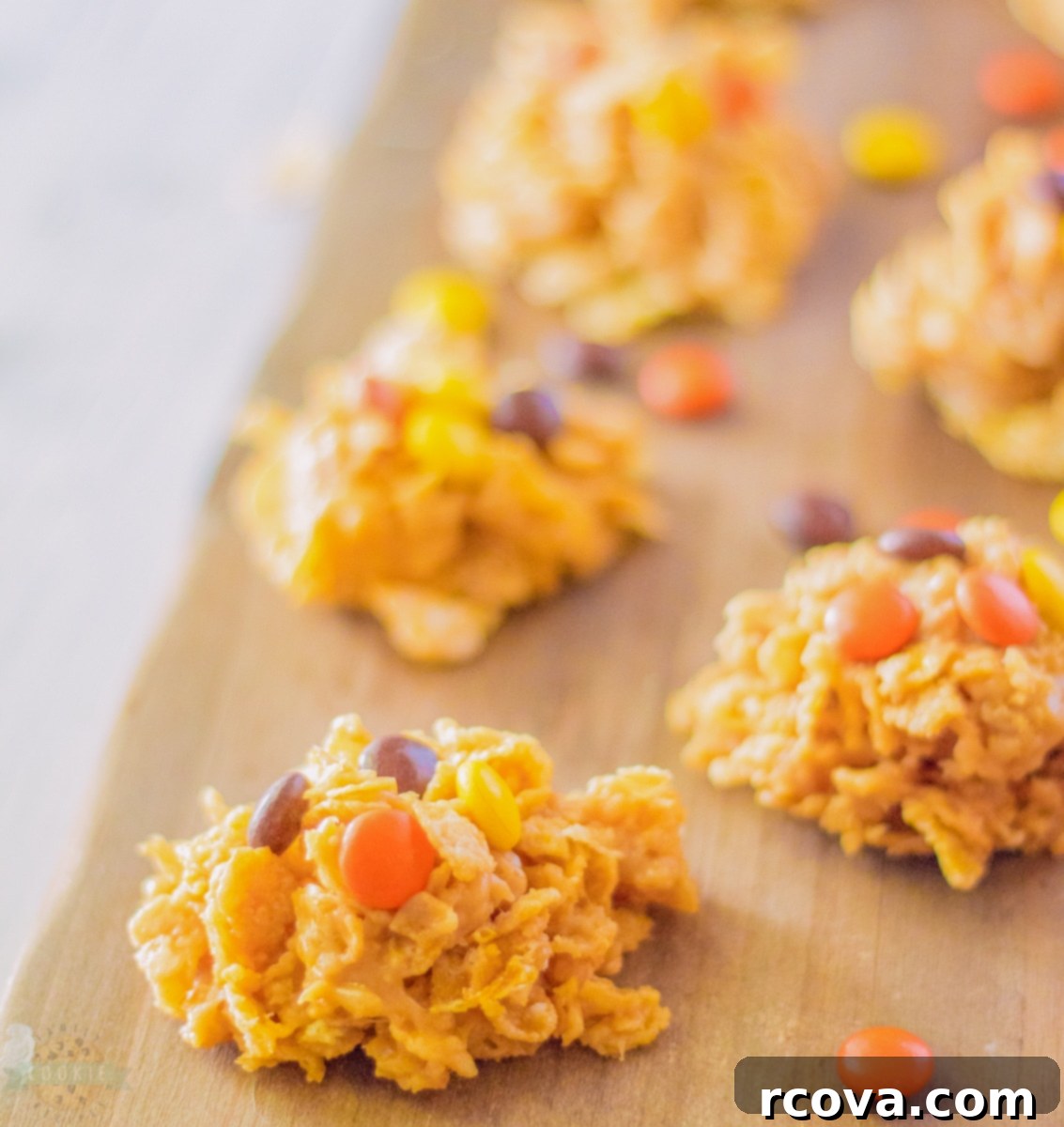 Reeses Cornflake Peanut Butter Crunch Cookies 1 featured 5516