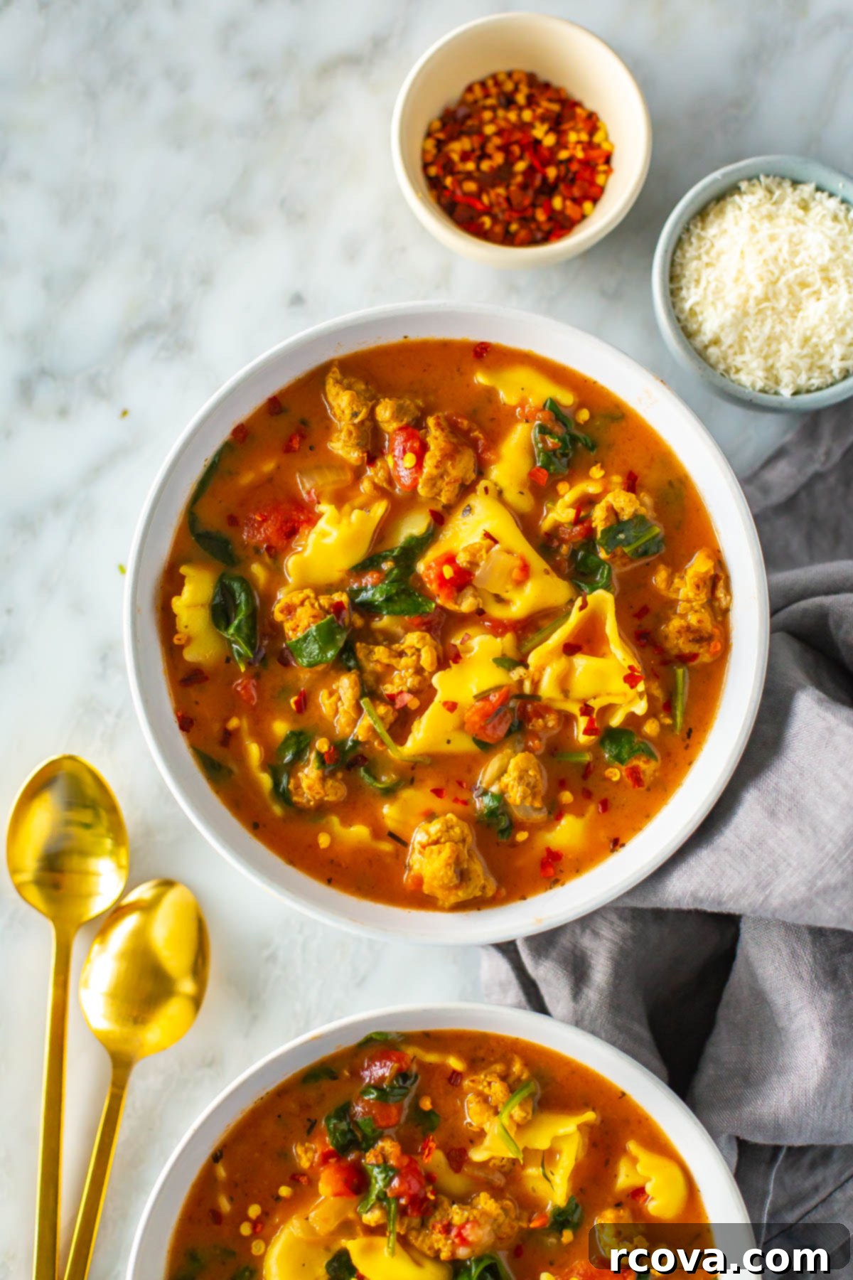 Hearty Crockpot Sausage Tortellini Soup 1 featured 59968