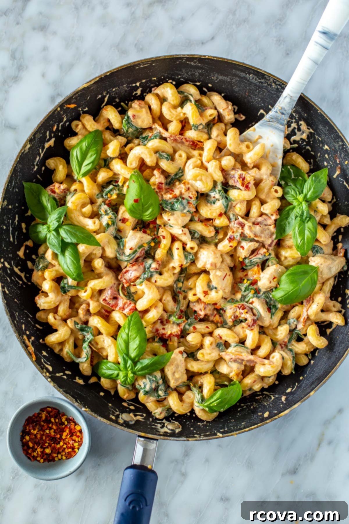 Effortless Creamy Sun-Dried Tomato Pasta 1 featured 65220