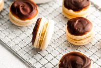 Boston Cream Pie Macarons