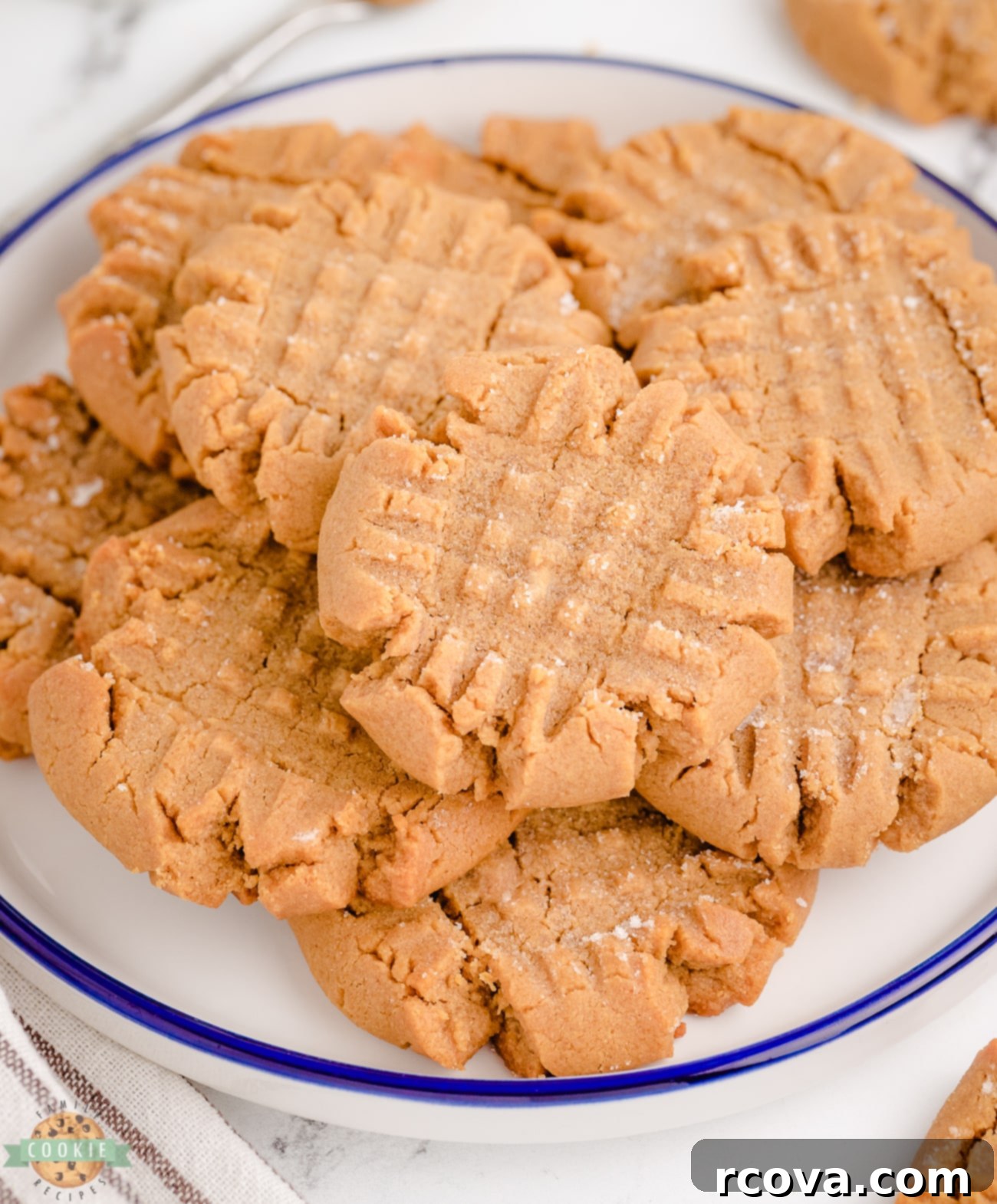 Effortless Peanut Butter Cookies 1 featured 740