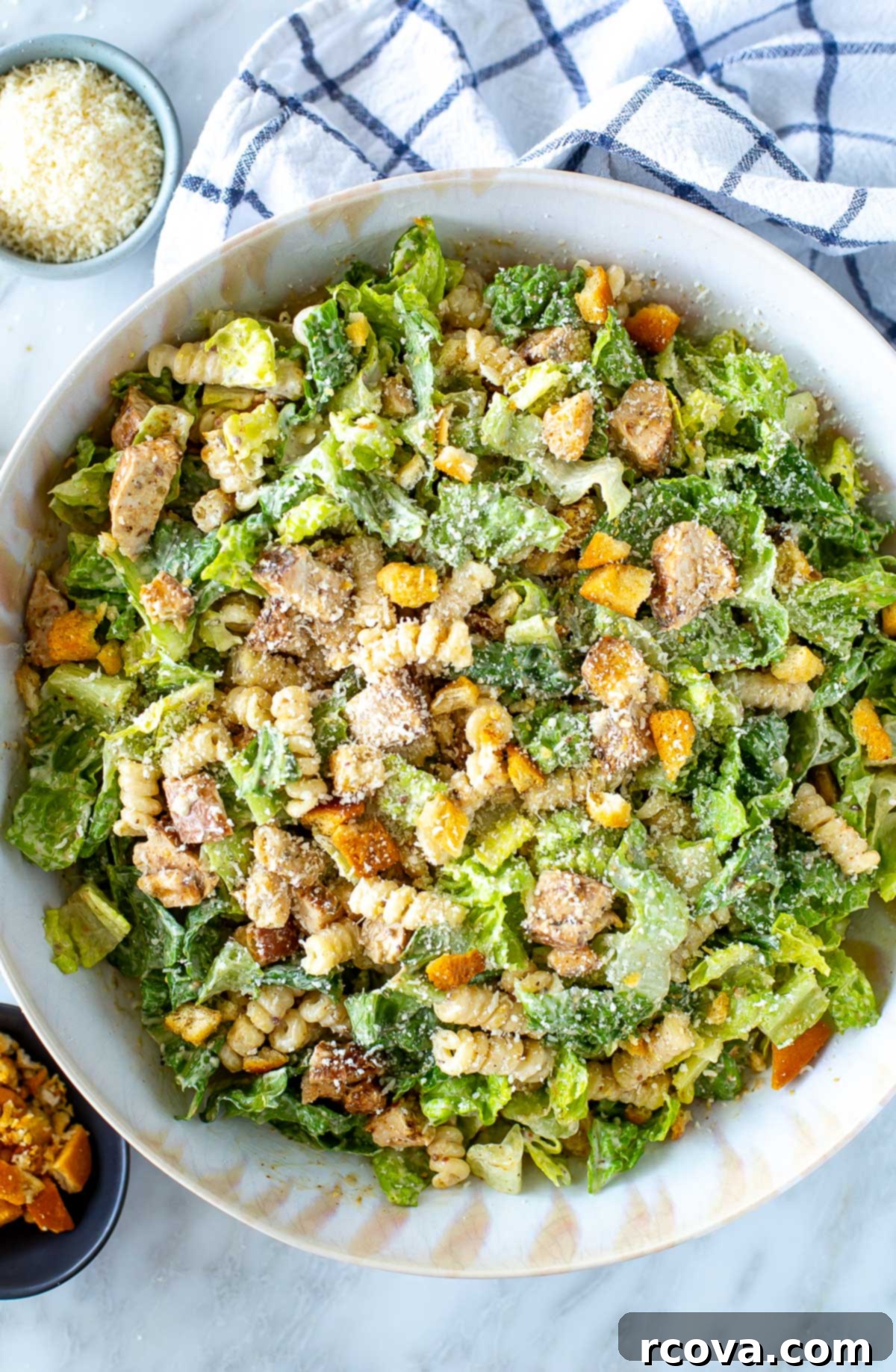 Creamy Caesar Chicken Pasta Salad 1 featured 88421