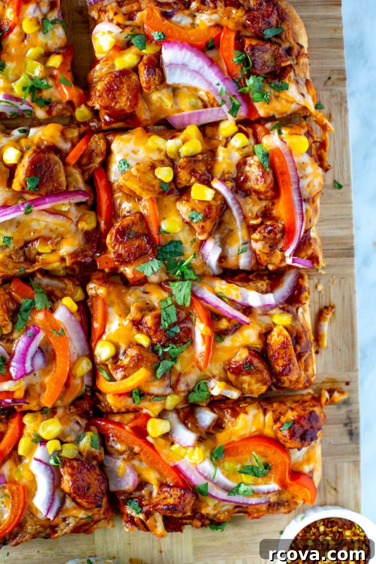 Effortless BBQ Chicken Flatbread 1 featured 89277