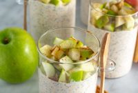 Cozy Apple Cinnamon Overnight Oats