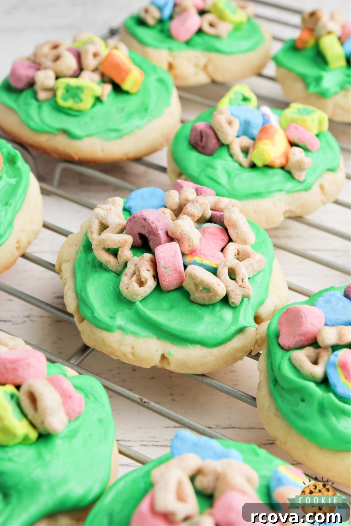 Lucky Charms Marshmallow Cookie Magic 1 featured 9467