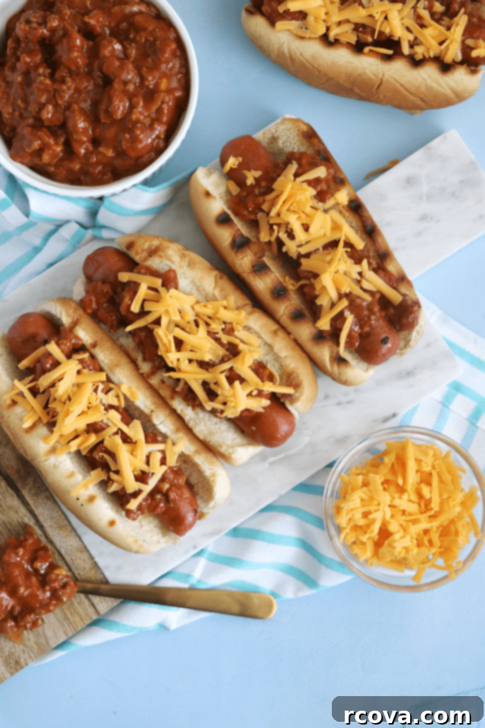 Classic Chili Cheese Dogs 1 featured 9913