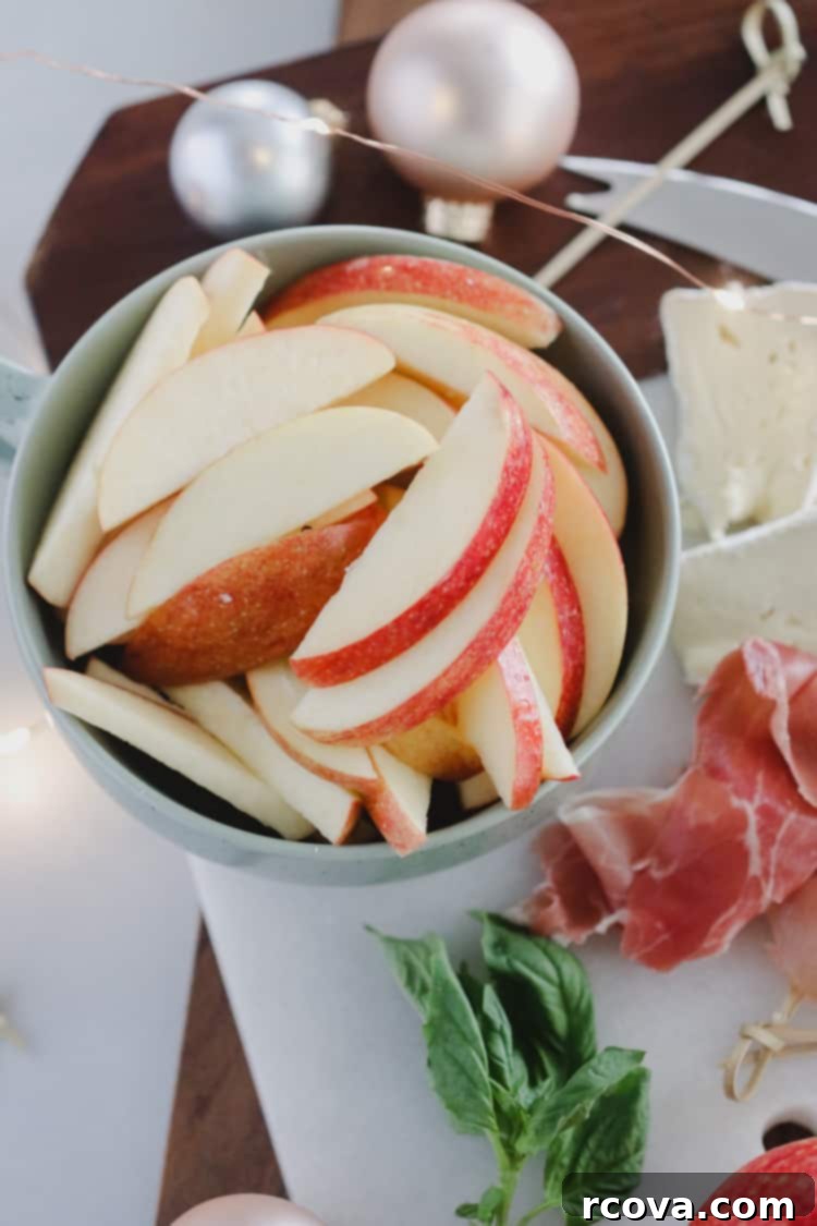 Silent Prosciutto Delight: Apple, Brie & Balsamic Bites 3 prosciutto wrapped apples with brie and balsamic