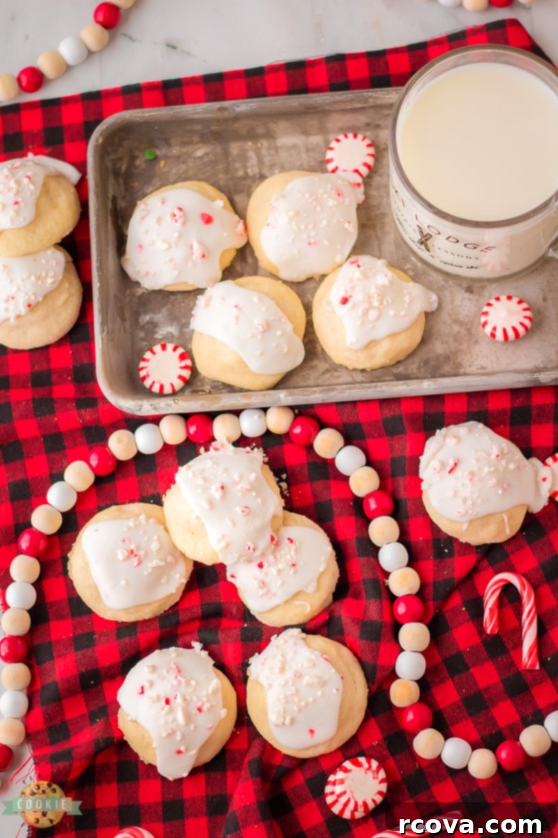 Velvet Peppermint Melts 10 festive meltaways for Christmas, decorated with red glaze