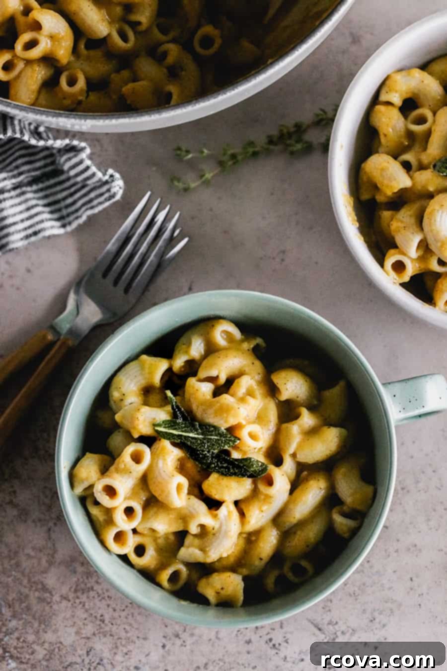 Golden Stovetop Butternut Mac & Cheese 2 butternut squash mac and cheese in a bowl, garnished with herbs