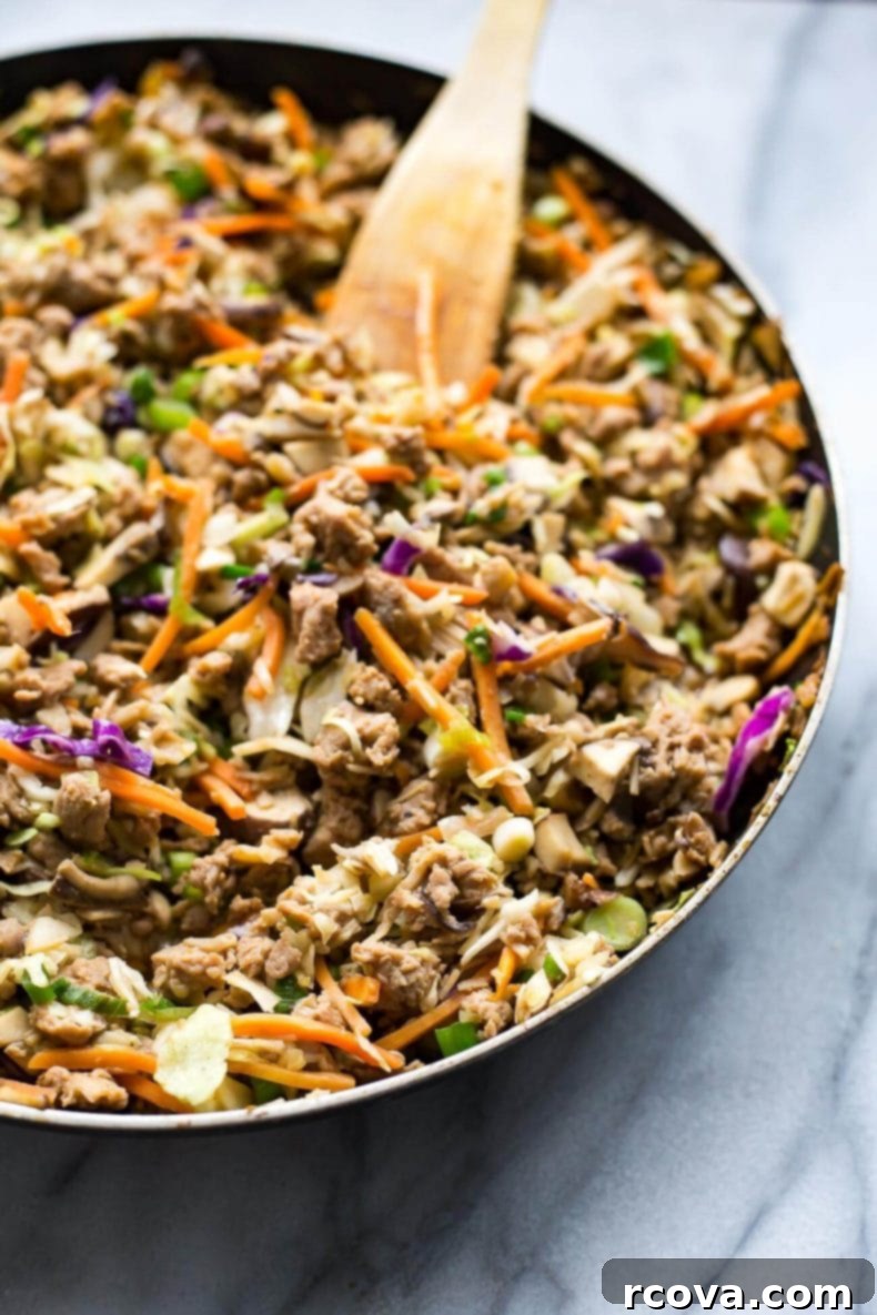 Quick 20-Minute Low-Carb Potsticker Bowls 6 These Easy 20-Minute Potsticker Bowls are a quick and delicious dinner idea that is also low-carb. All you need is some ground chicken, a bag of coleslaw, mushrooms and a soy-sesame sauce!