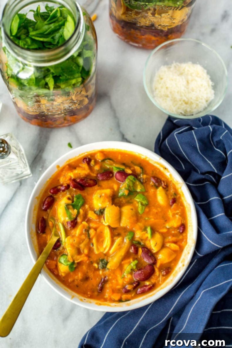 Effortless Vegetarian Minestrone Jars 2 Grab & Go Vegetarian Minestrone Soup Jars - Delicious and easy meal prep