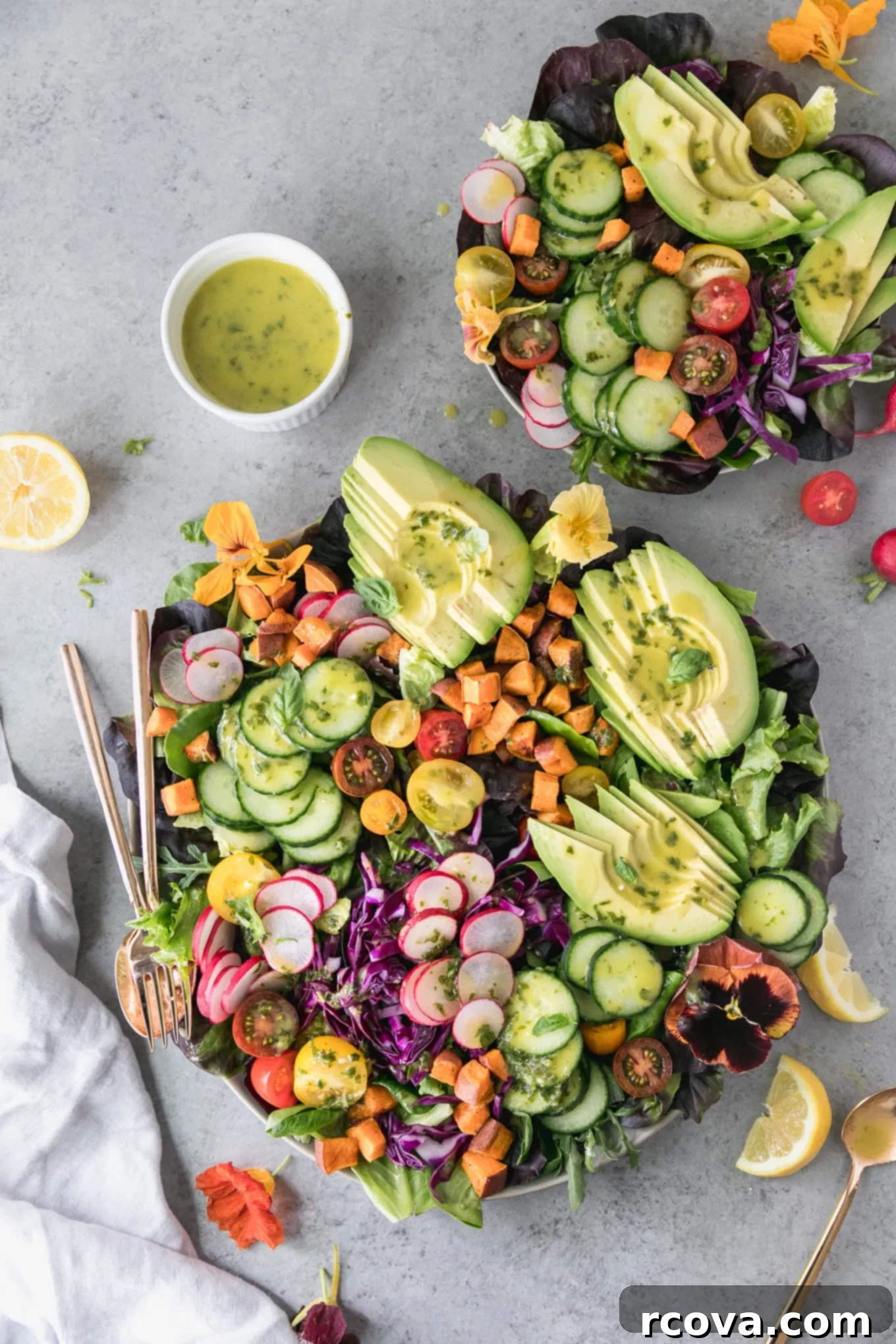 30+ Flavor-Packed Meal Prep Salads You'll Crave 18 Farmers Market Salad via Spices in My DNA, bursting with fresh produce.