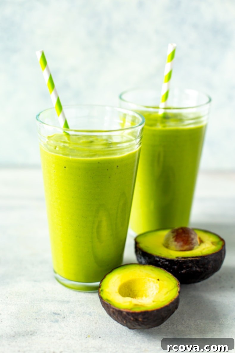 25+ Healthy Grab and Go Work Snacks 13 Creamy Avocado Smoothie in a glass.