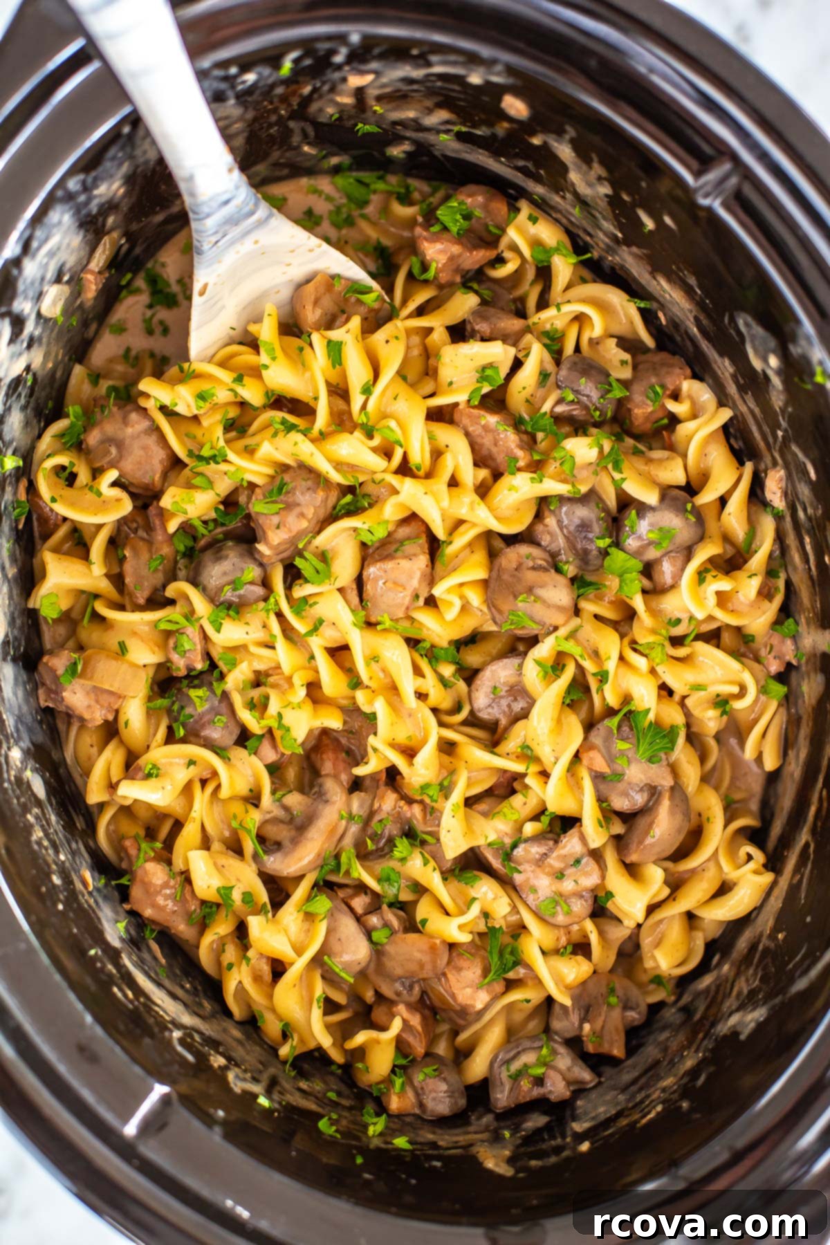 Healthy Crockpot Dump Dinners 10 Crockpot beef stroganoff in a slow cooker.