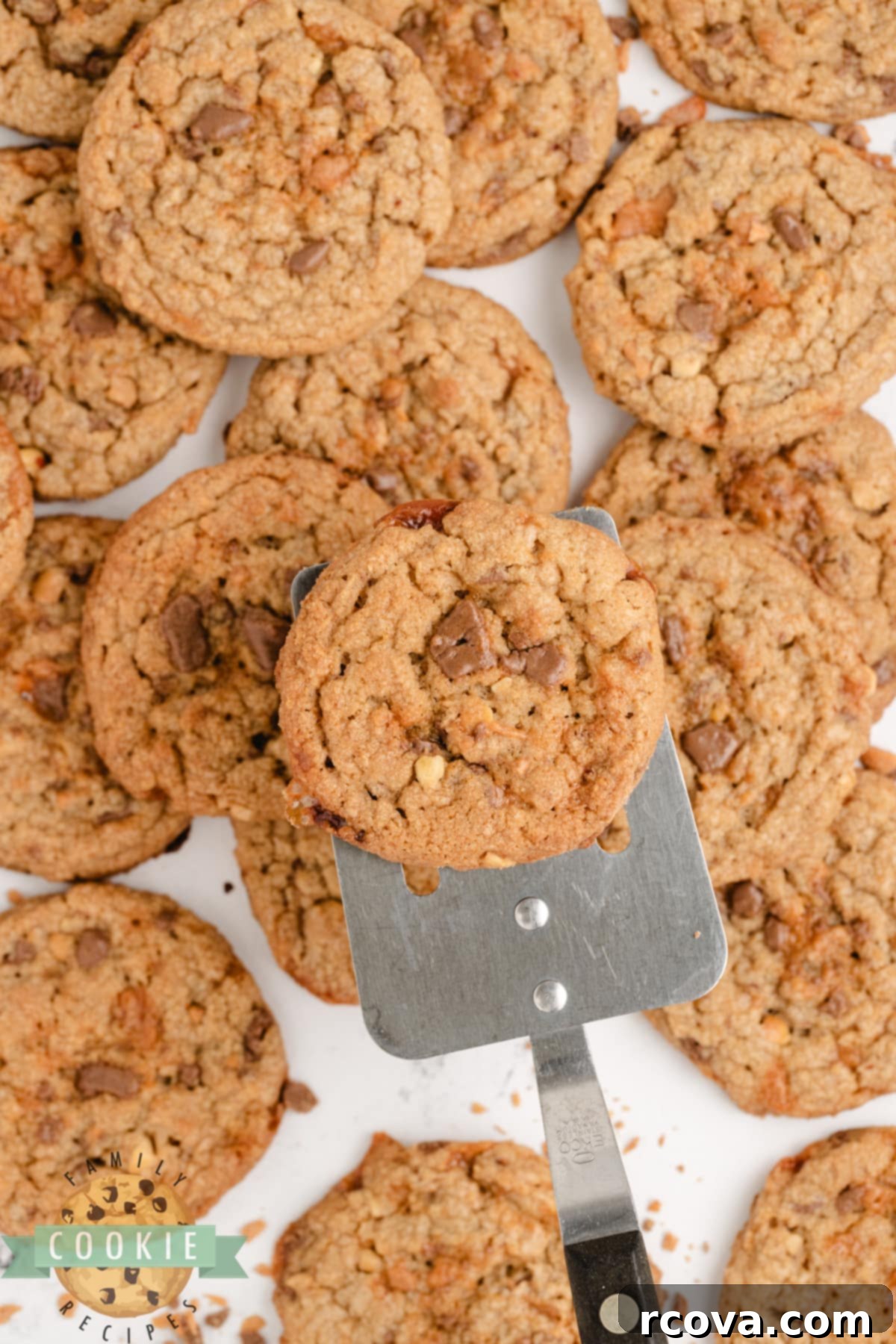 Butterfinger Peanut Butter Crunch Cookies 8 Butterfinger Peanut Butter Cookies are amazingly soft, chewy, and full of crunchy peanut butter and chunks of Butterfinger candy bars!