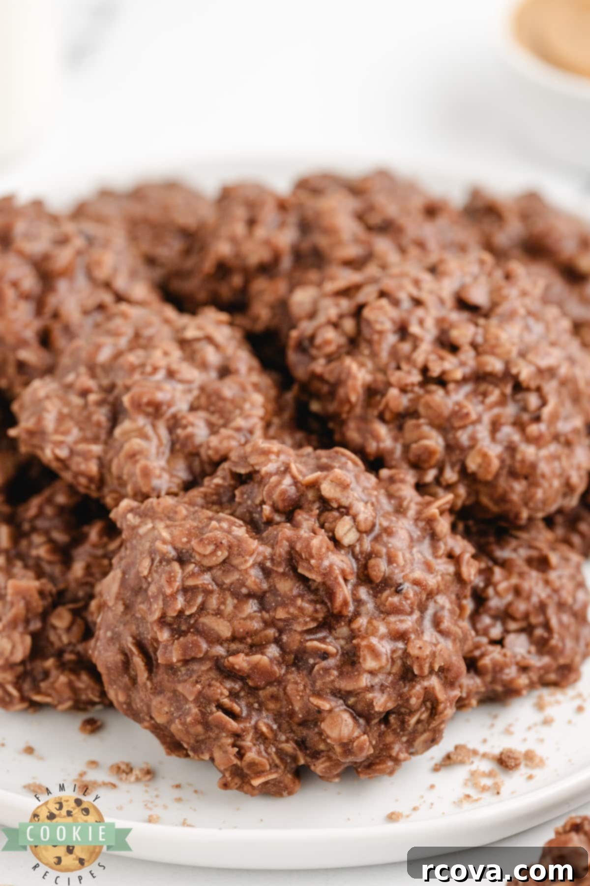 Instant Microwave Cookies 2 Microwave No-Bake Cookies are made with only six ingredients in less than 10 minutes, and no stove is necessary. Delicious no-bake cookie recipe made with oats, peanut butter, and cocoa powder.