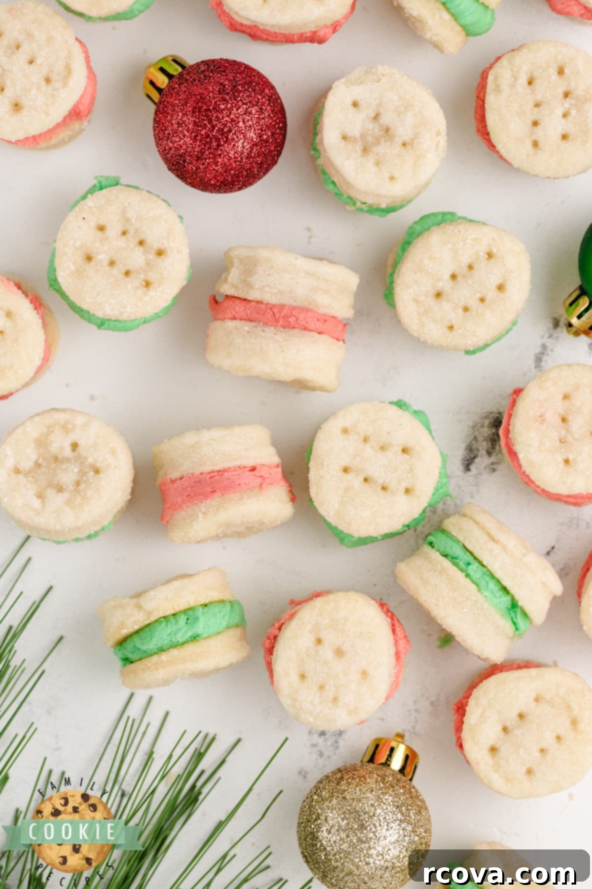 Sweet Little Christmas Cookie Sandwiches 5 Mini Christmas cookies sandwiches.
