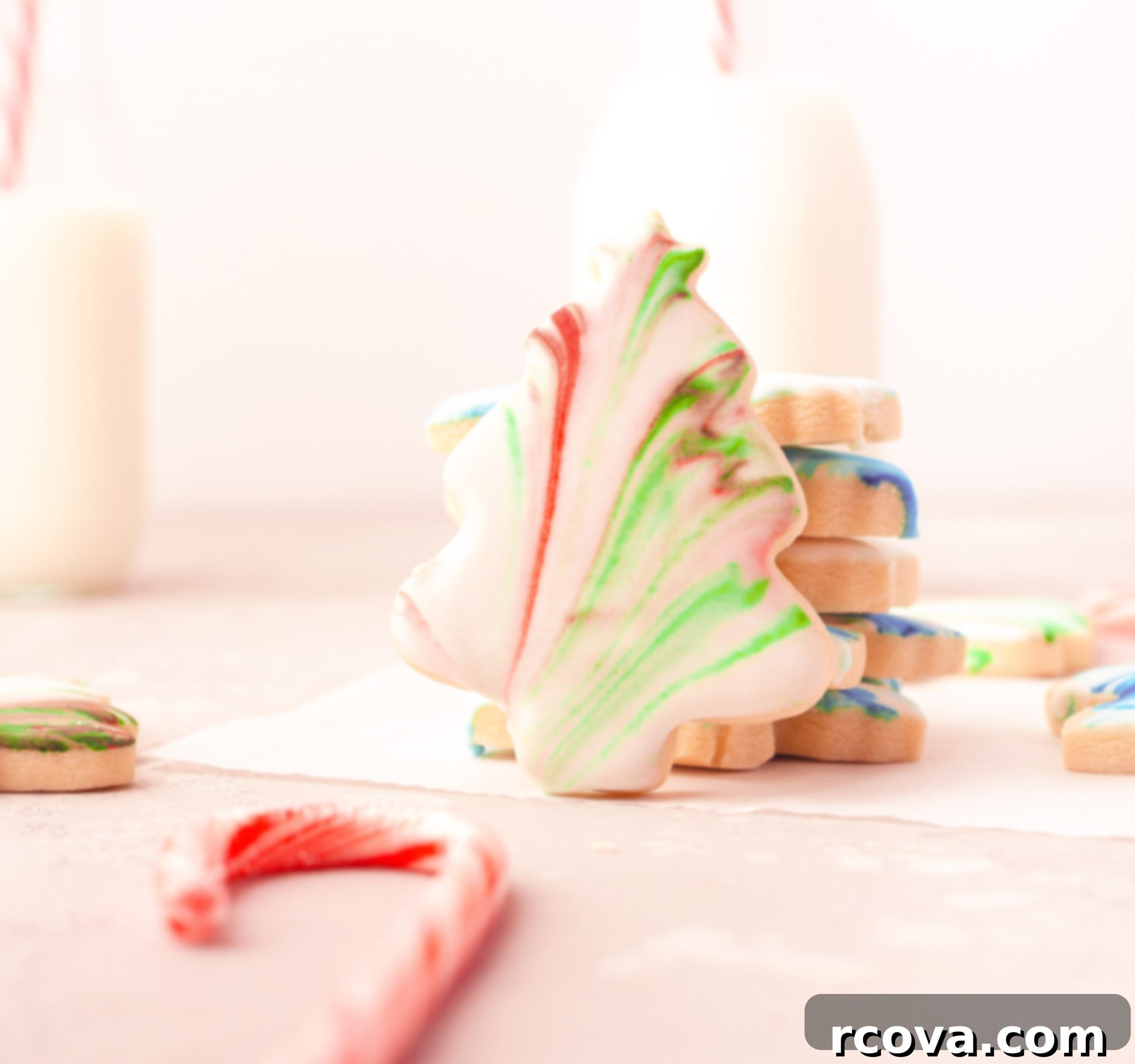 Festive Marbled Christmas Cookies 5 Marbled Christmas tree cookie with red and green swirls