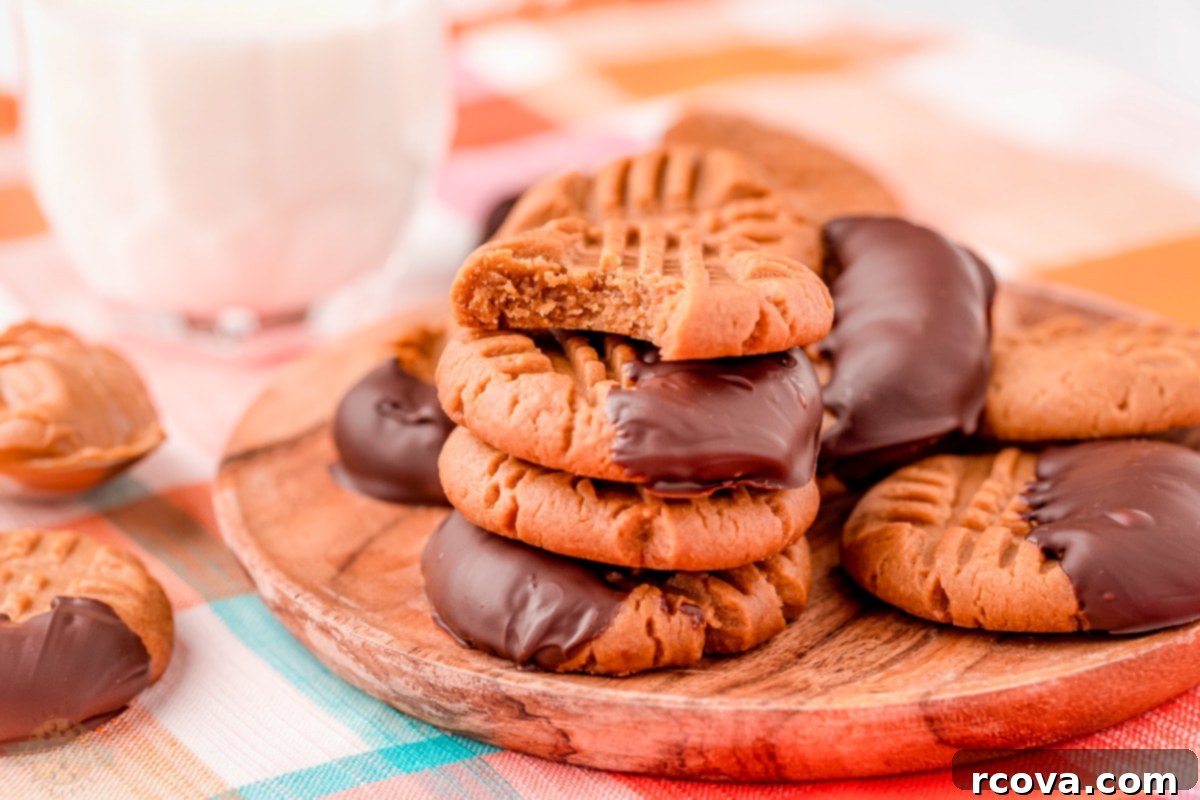 Low Carb Peanut Butter Cookies 2 Close-up of baked keto peanut butter cookies with characteristic fork marks