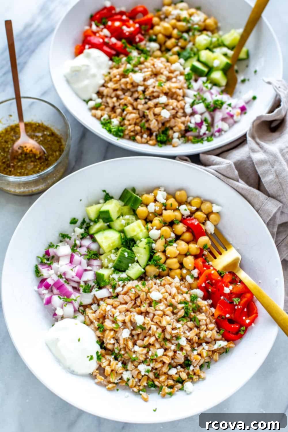 Over 20 Healthy Grain Bowl Recipes for Stress-Free Meal Prep 22 Instant Pot Farro Bowl via Eating Instantly, a healthy and nutritious option.